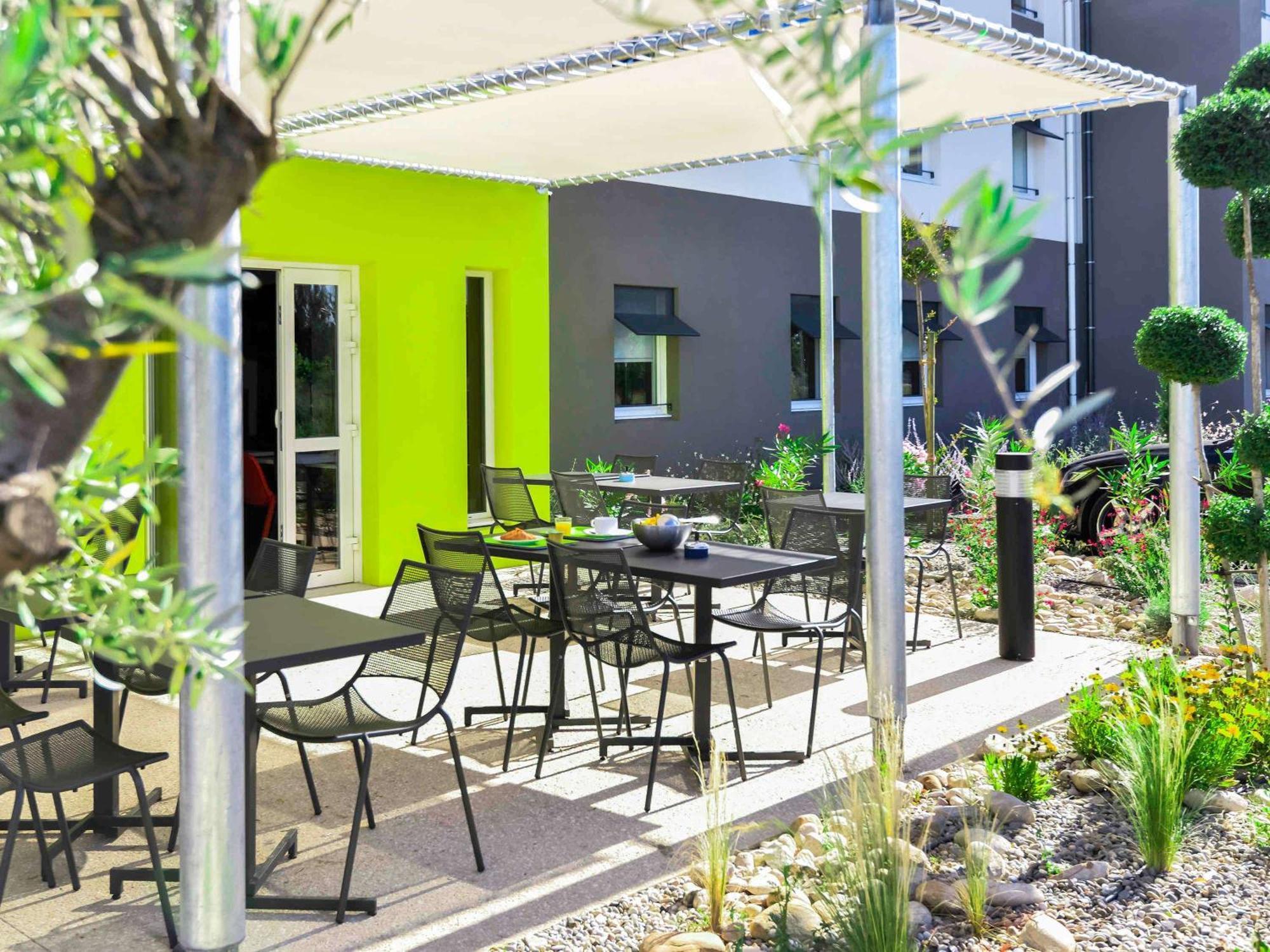 Ibis Budget Porte De Camargue Saint-Martin-de-Crau Exteriér fotografie