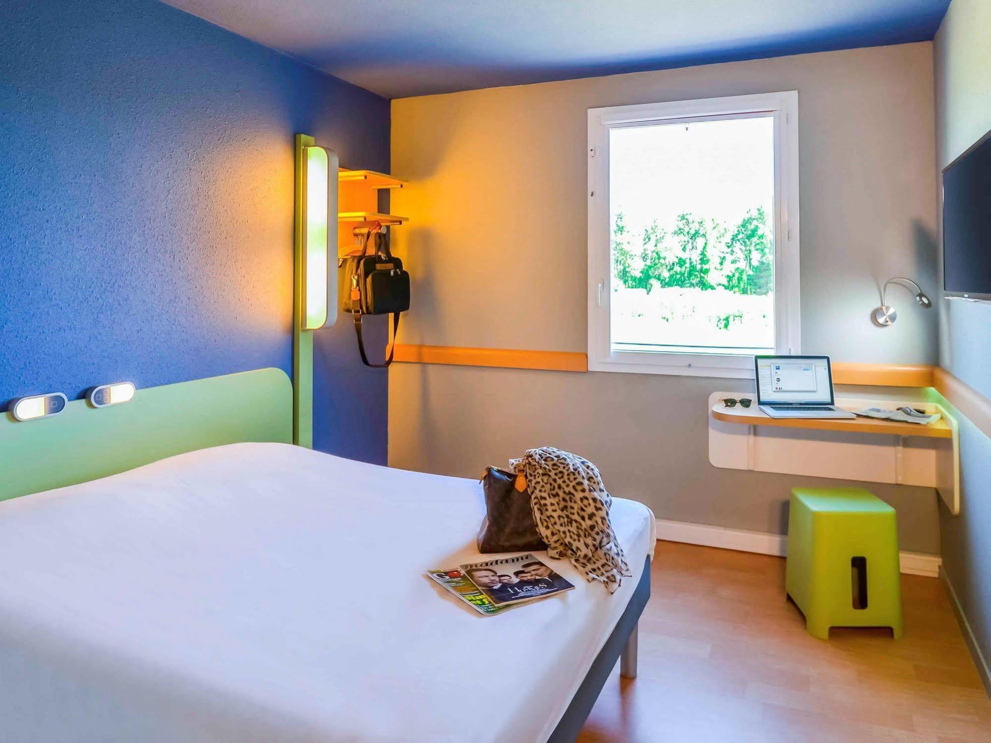 Ibis Budget Porte De Camargue Saint-Martin-de-Crau Exteriér fotografie