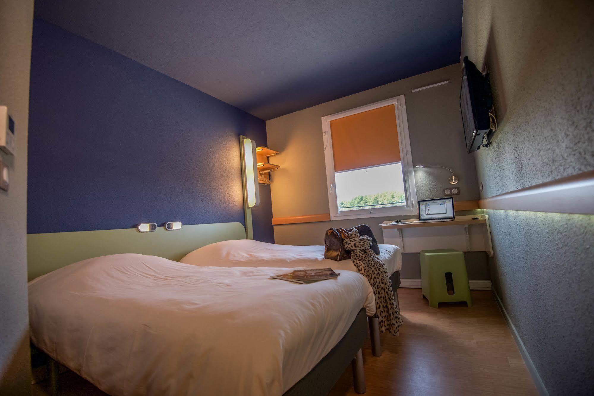 Ibis Budget Porte De Camargue Saint-Martin-de-Crau Exteriér fotografie